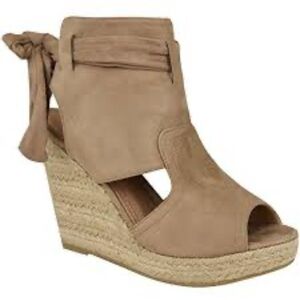 KANNA Women's Tan Wedge Sandals